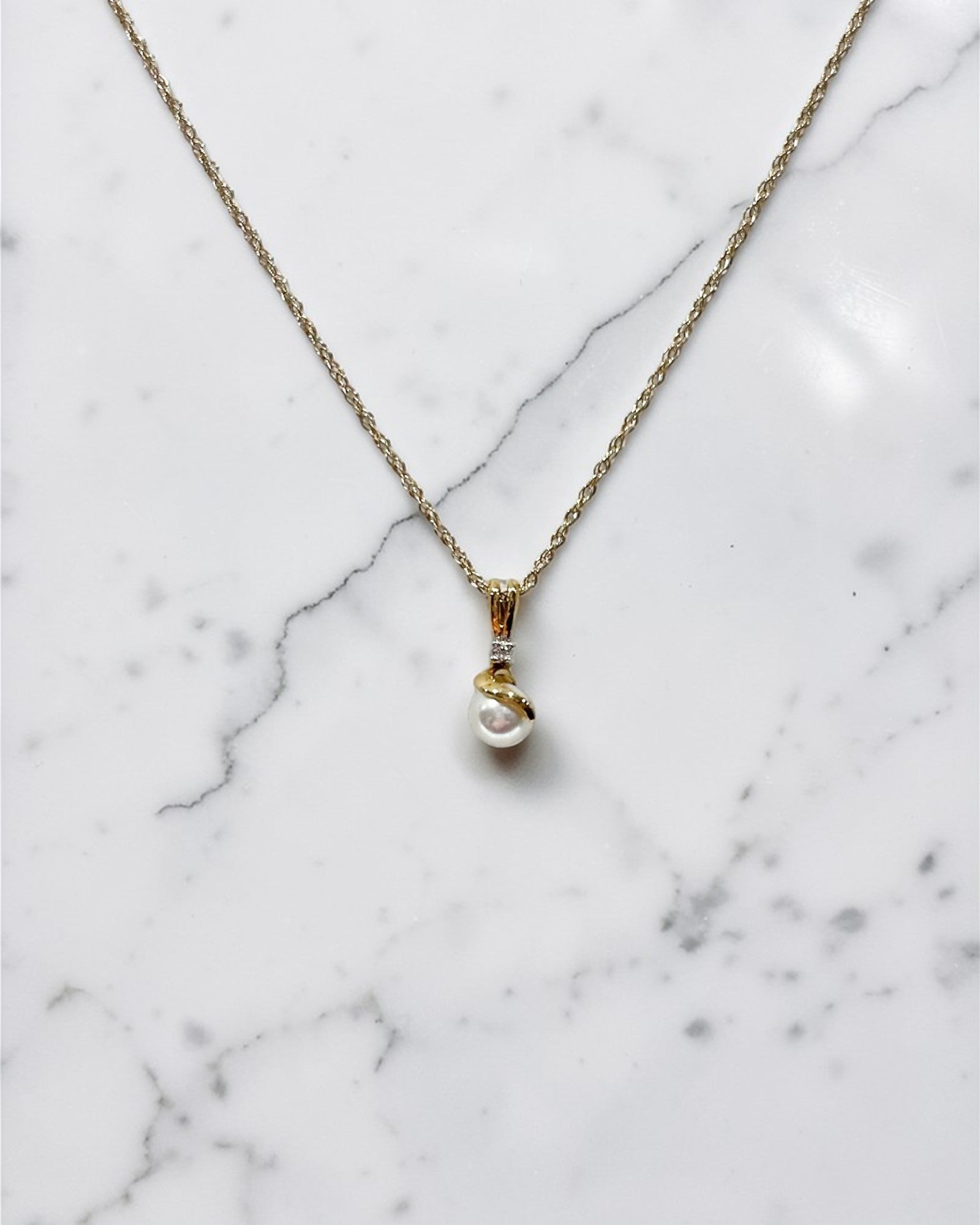 Yellow Gold Pearl Pendant Necklace